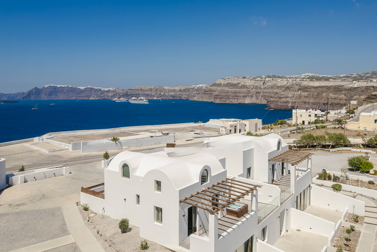 Acro Caldo Suites