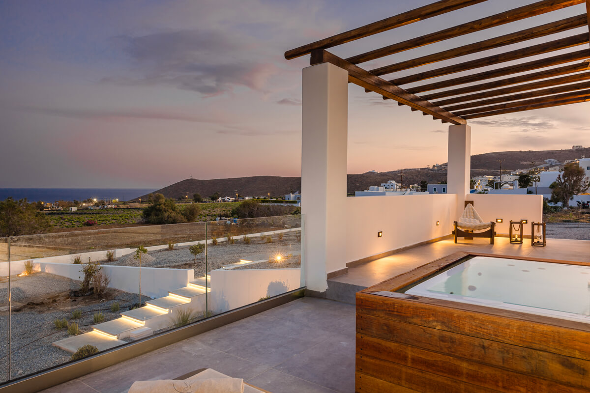 Acro Caldo Suites