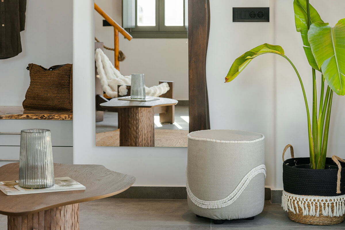 Acro Caldo Suites