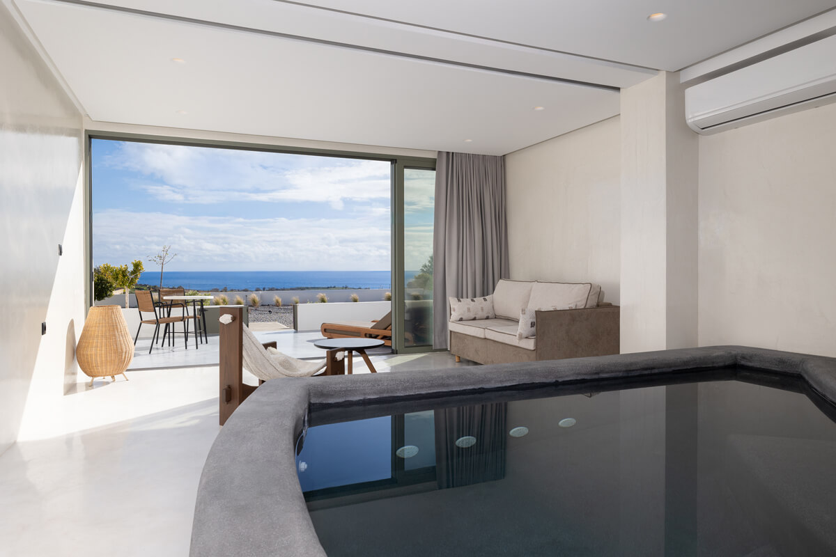 Acro Caldo Suites