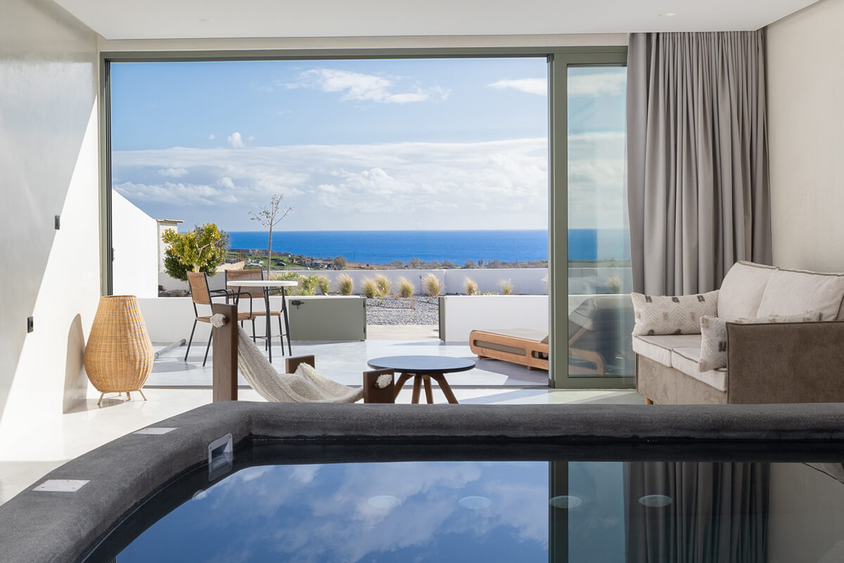 Acro Caldo Suites